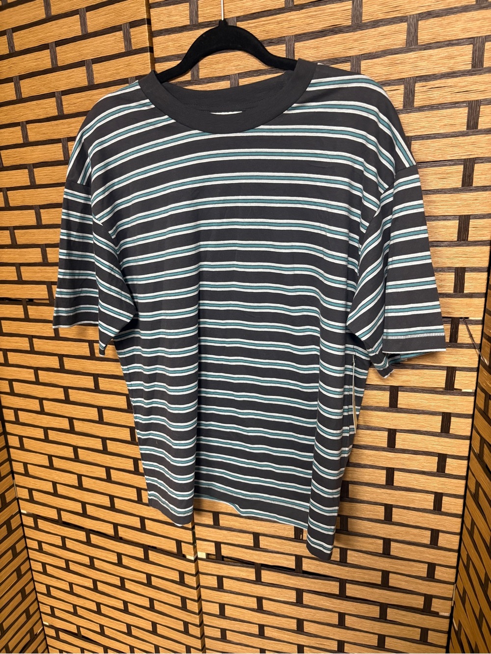 No boundaries gray stripe oversized tee size small